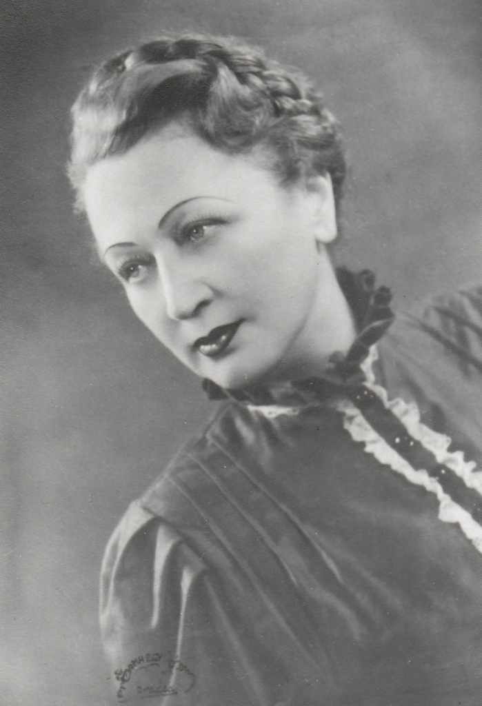 Fölszállott a páva